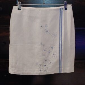 Ann Taylor floral embroidery white/blue mini skirt womens size 6 petite NWT